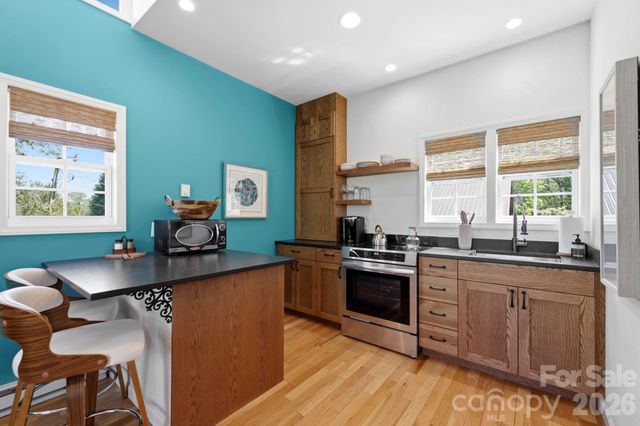 107 5th Street, Black Mountain, NC 28711