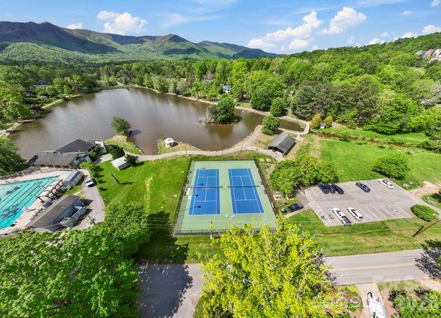 107 5th Street, Black Mountain, NC 28711
