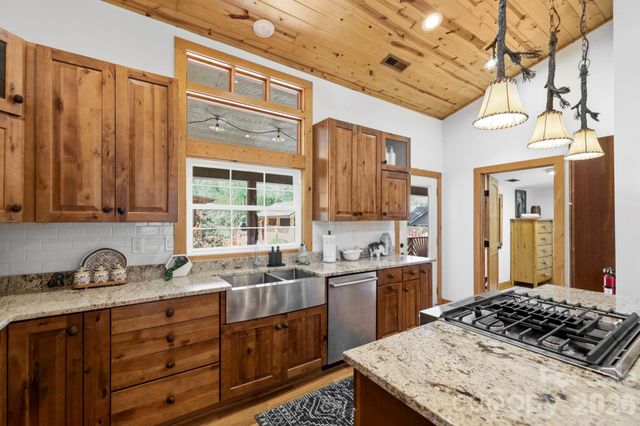 107 5th Street, Black Mountain, NC 28711