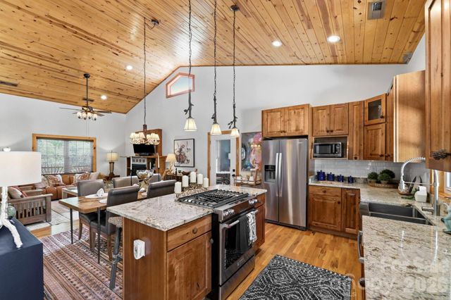 107 5th Street, Black Mountain, NC 28711