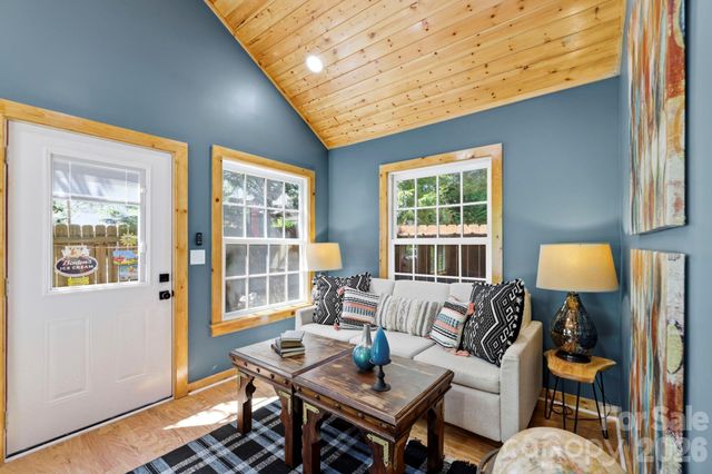 107 5th Street, Black Mountain, NC 28711