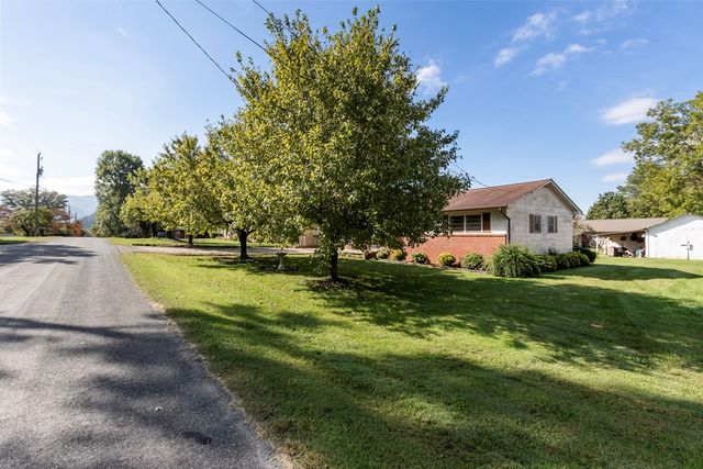 299 Sunland Drive, Andrews, NC 28901
