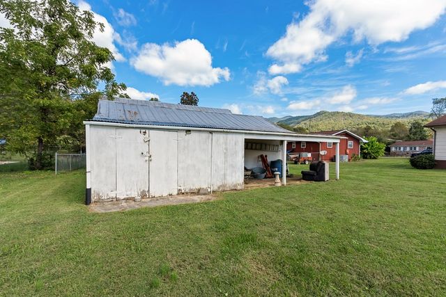 299 Sunland Drive, Andrews, NC 28901