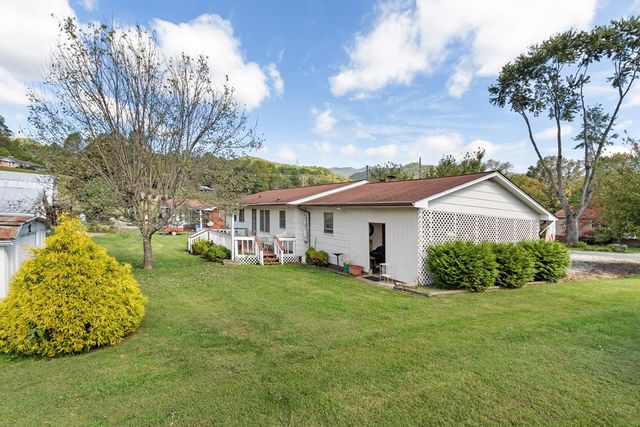 299 Sunland Drive, Andrews, NC 28901