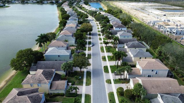 139 Berenger Walk, Royal Palm Beach, FL 33414