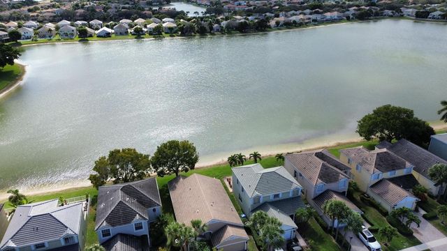 139 Berenger Walk, Royal Palm Beach, FL 33414