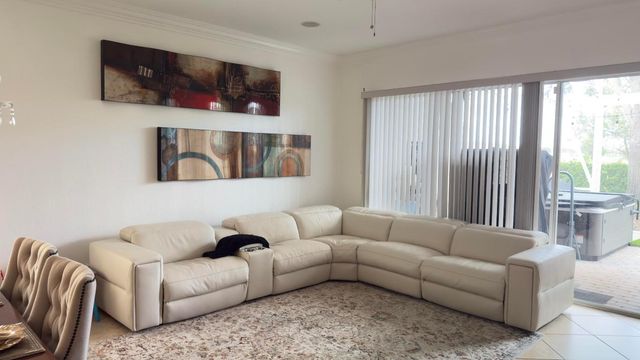 139 Berenger Walk, Royal Palm Beach, FL 33414