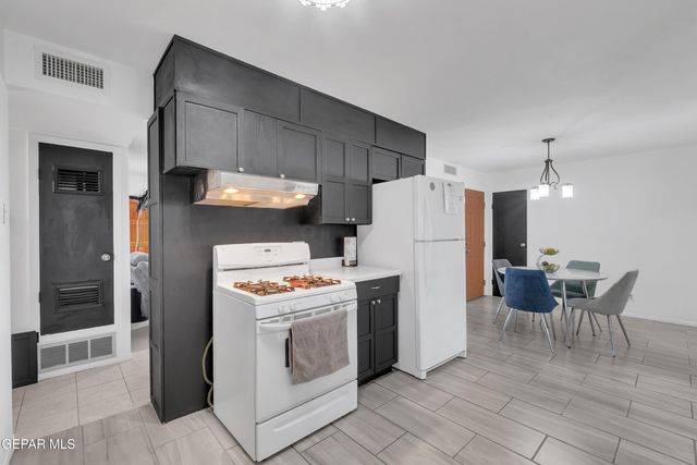 5861 Macaw Avenue, El Paso, TX 79924