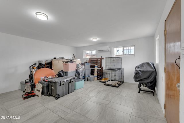 5861 Macaw Avenue, El Paso, TX 79924