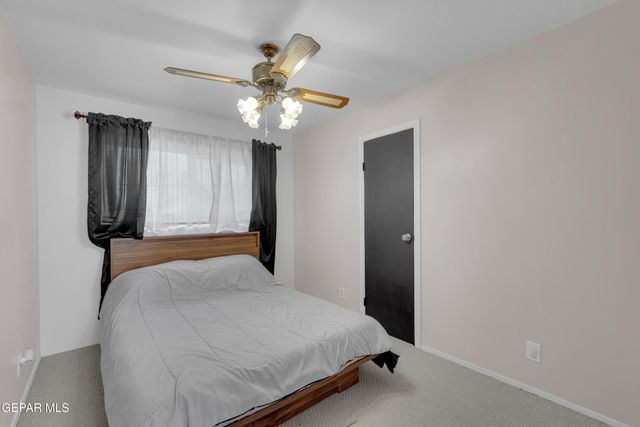 5861 Macaw Avenue, El Paso, TX 79924