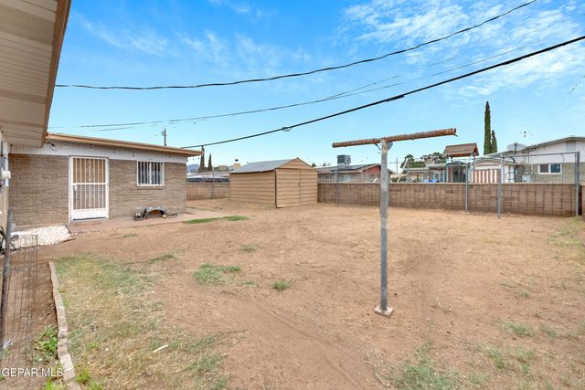 5861 Macaw Avenue, El Paso, TX 79924