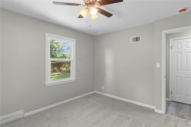 5104 N Lister Avenue, Kansas City, MO 64119