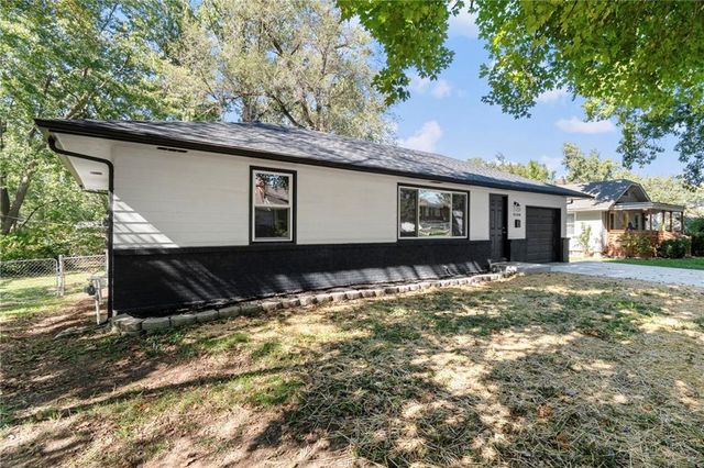 5104 N Lister Avenue, Kansas City, MO 64119