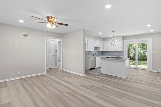 5104 N Lister Avenue, Kansas City, MO 64119