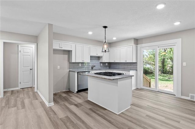 5104 N Lister Avenue, Kansas City, MO 64119