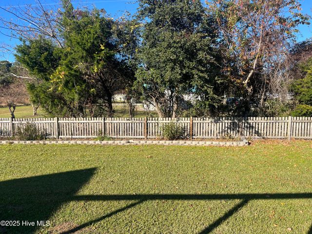 902 Eastman Creek Drive, Beaufort, NC 28516