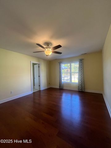 902 Eastman Creek Drive, Beaufort, NC 28516