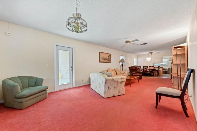 634 Hummingbird Lane, Delray Beach, FL 33445
