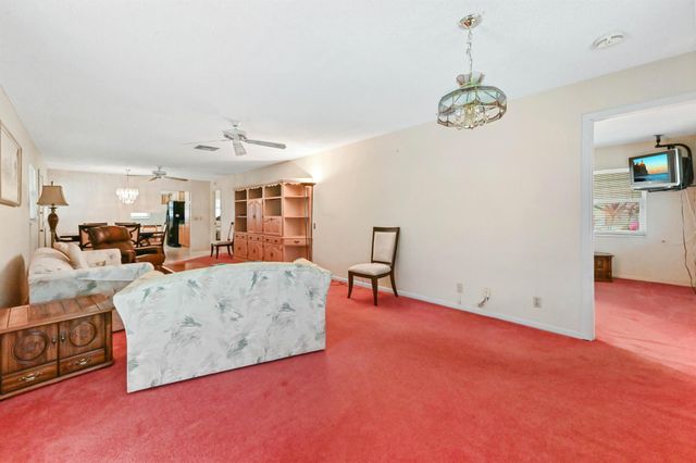 634 Hummingbird Lane, Delray Beach, FL 33445