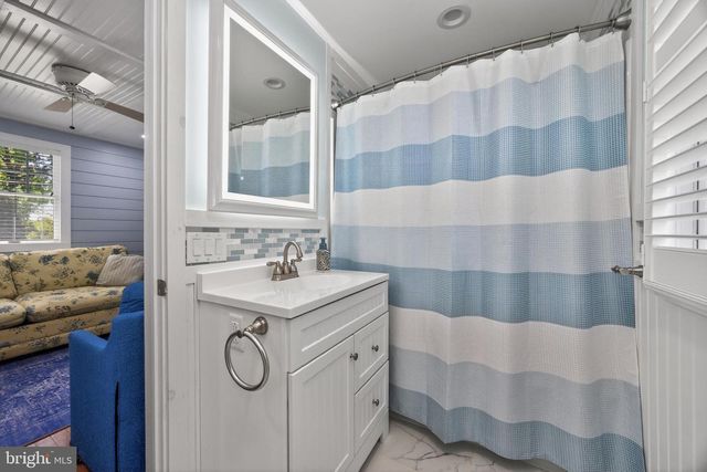 11 W 5TH AVE, Trappe, PA 19426