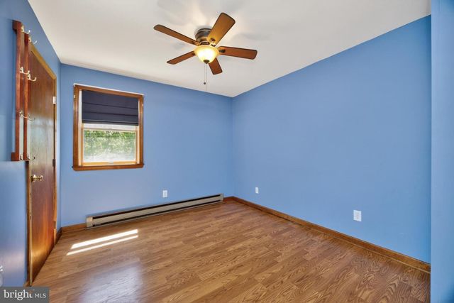 11 W 5TH AVE, Trappe, PA 19426