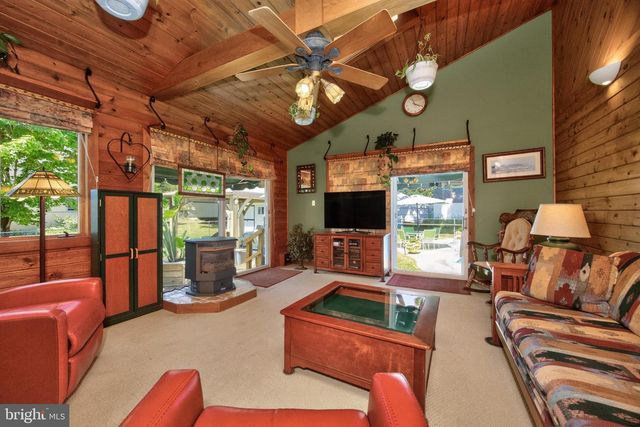 11 W 5TH AVE, Trappe, PA 19426