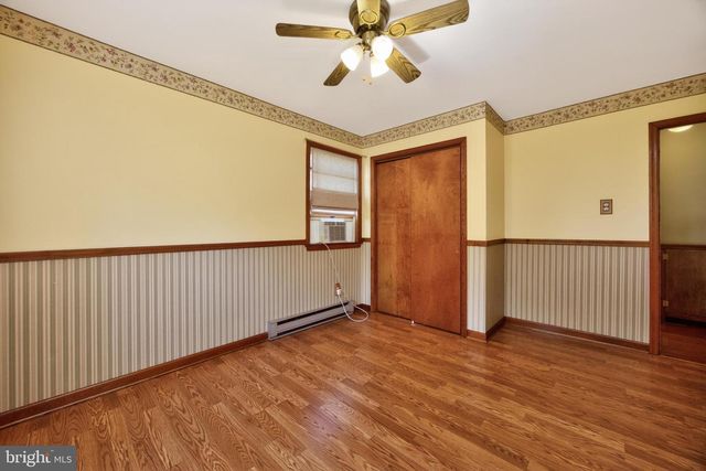 11 W 5TH AVE, Trappe, PA 19426
