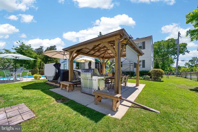11 W 5TH AVE, Trappe, PA 19426