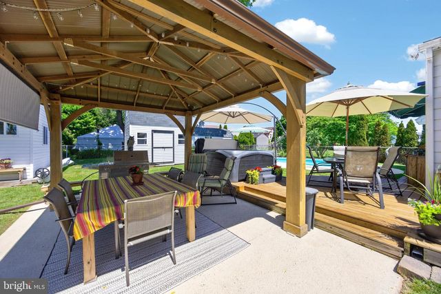 11 W 5TH AVE, Trappe, PA 19426