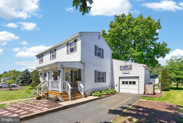 11 W 5TH AVE, Trappe, PA 19426