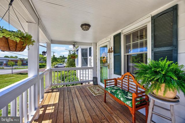 11 W 5TH AVE, Trappe, PA 19426