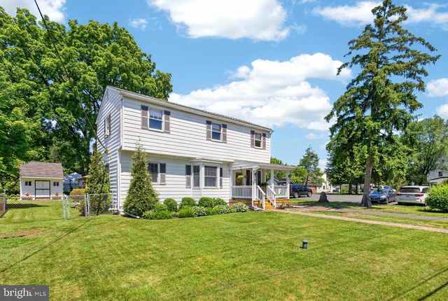 11 W 5TH AVE, Trappe, PA 19426