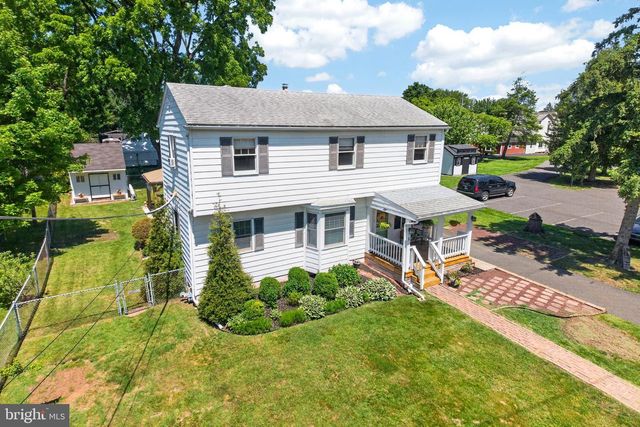 11 W 5TH AVE, Trappe, PA 19426