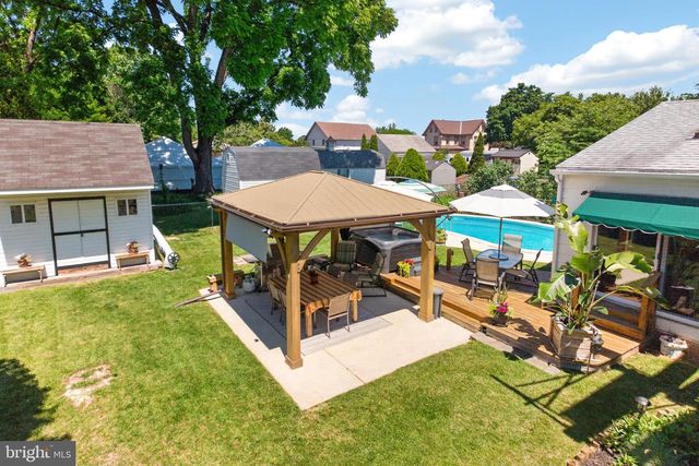 11 W 5TH AVE, Trappe, PA 19426