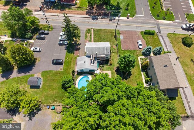 11 W 5TH AVE, Trappe, PA 19426