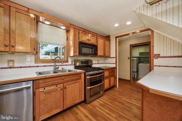 11 W 5TH AVE, Trappe, PA 19426