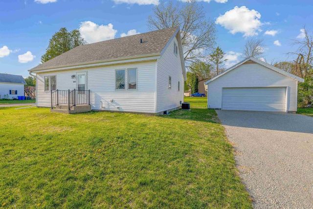 1015 Meadow Street, Watertown, WI 53094