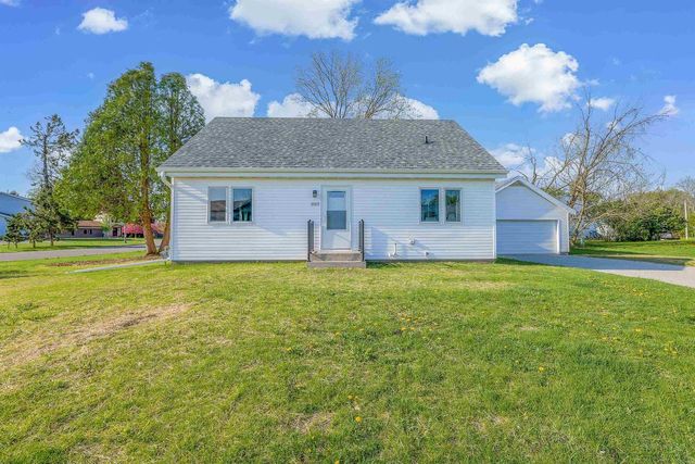 1015 Meadow Street, Watertown, WI 53094