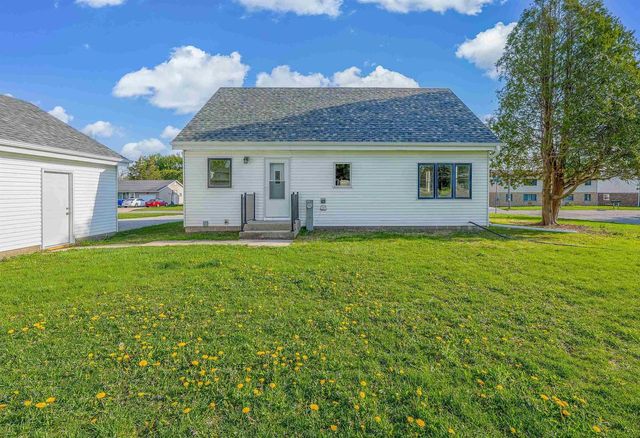 1015 Meadow Street, Watertown, WI 53094