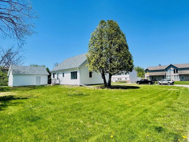 1015 Meadow Street, Watertown, WI 53094