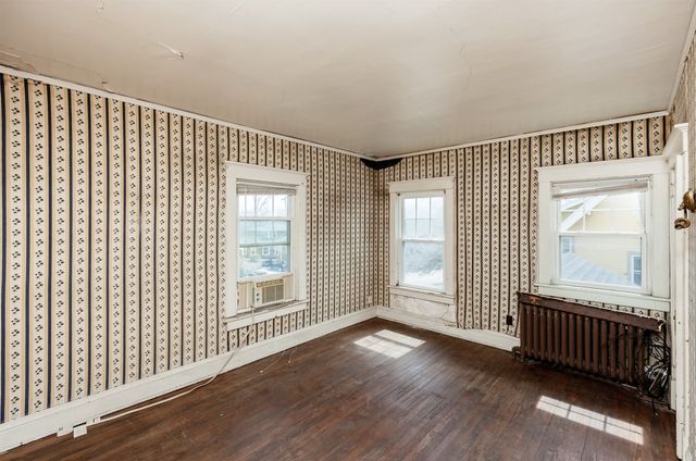 684 31 Street, Des Moines, IA 50312