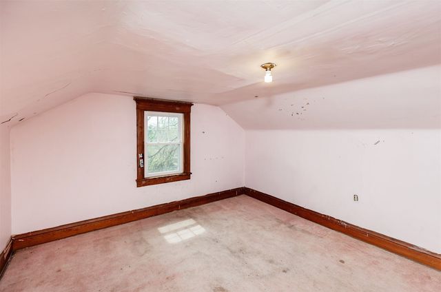 684 31 Street, Des Moines, IA 50312