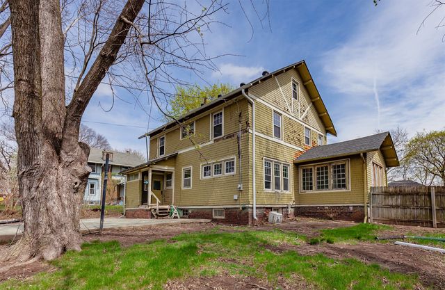 684 31 Street, Des Moines, IA 50312