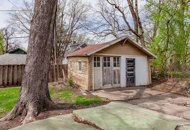 684 31 Street, Des Moines, IA 50312