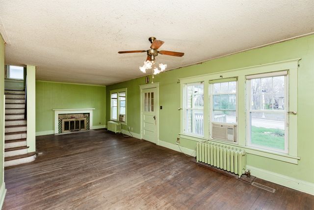 684 31 Street, Des Moines, IA 50312