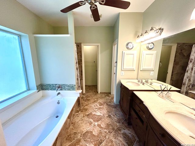 8807 Brae Ridge Drive, San Antonio, TX 78249
