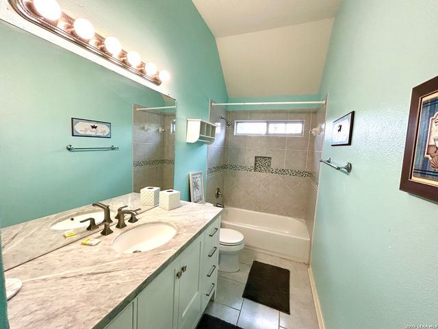 8807 Brae Ridge Drive, San Antonio, TX 78249