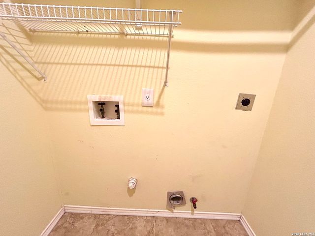 8807 Brae Ridge Drive, San Antonio, TX 78249