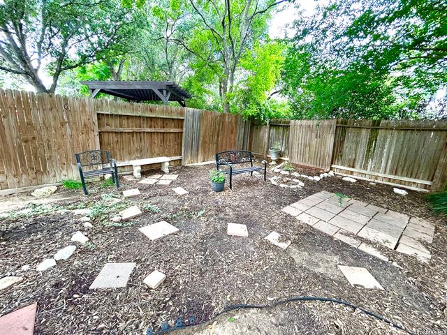 8807 Brae Ridge Drive, San Antonio, TX 78249