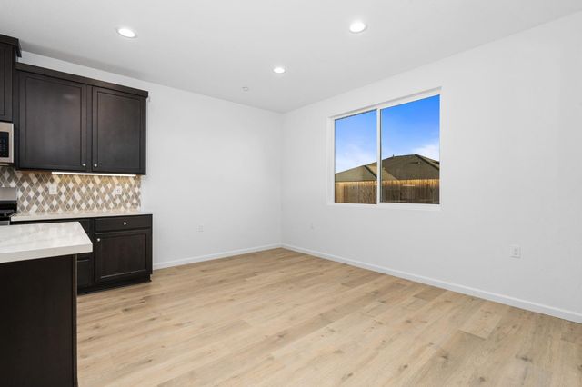 881 E Ahronian Avenue, Fowler, CA 93625